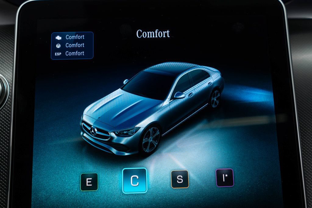 Used 2025 Mercedes-Benz C 300 4MATIC Sedan image 22