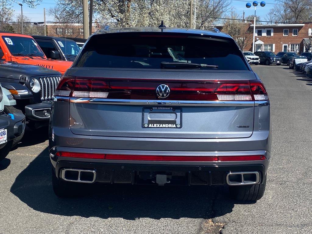 Certified 2024 Volkswagen Atlas Cross Sport SEL Premium R-Line image 4