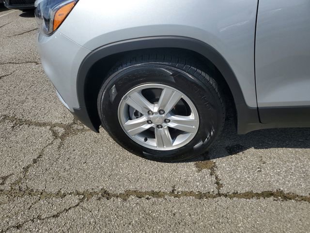 Used 2020 Chevrolet Trax LS w/ Tint and Cruise Package FWD image 8