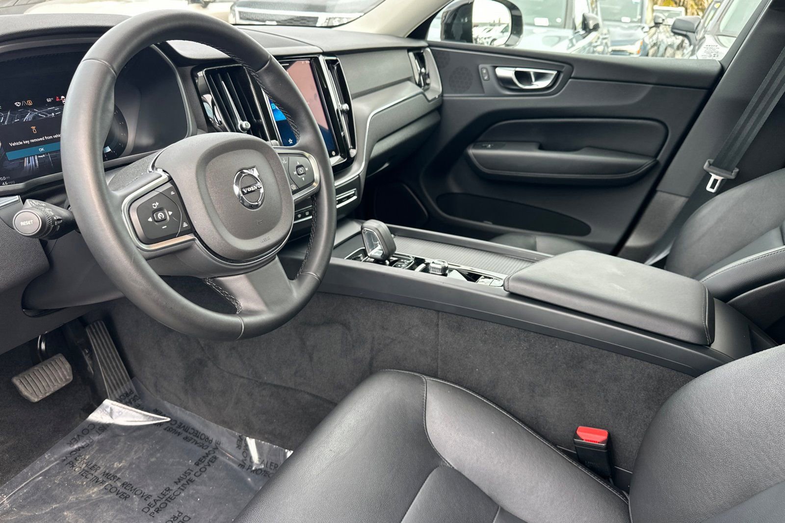 Certified 2024 Volvo XC60 B5 Core image 14