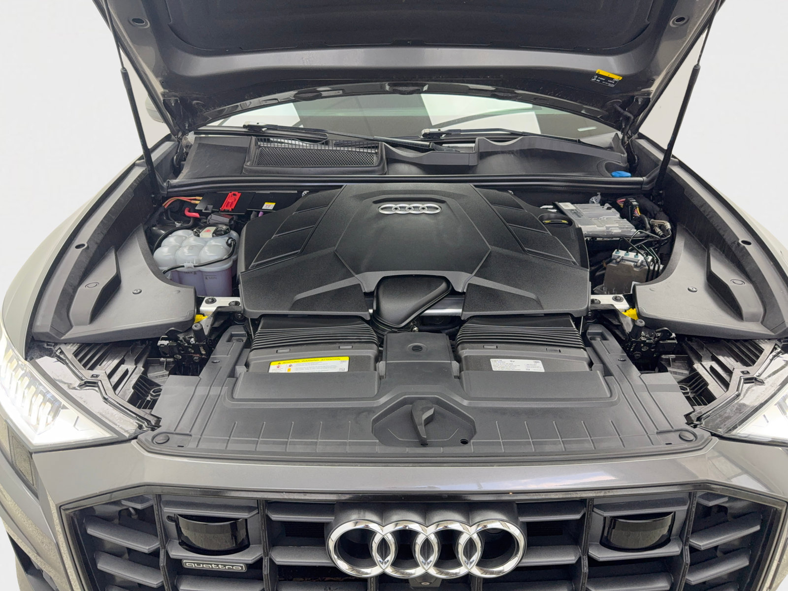 Used 2019 Audi Q8 Prestige AWD/4WD image 48
