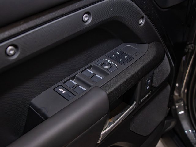 New 2025 Land Rover Defender 110 V8 image 14