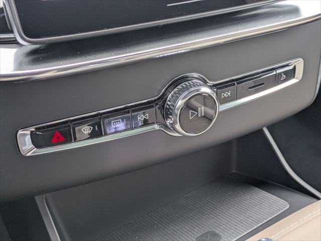New 2026 Volvo XC90 B6 Plus w/ Protection Package Premier AWD/4WD image 8