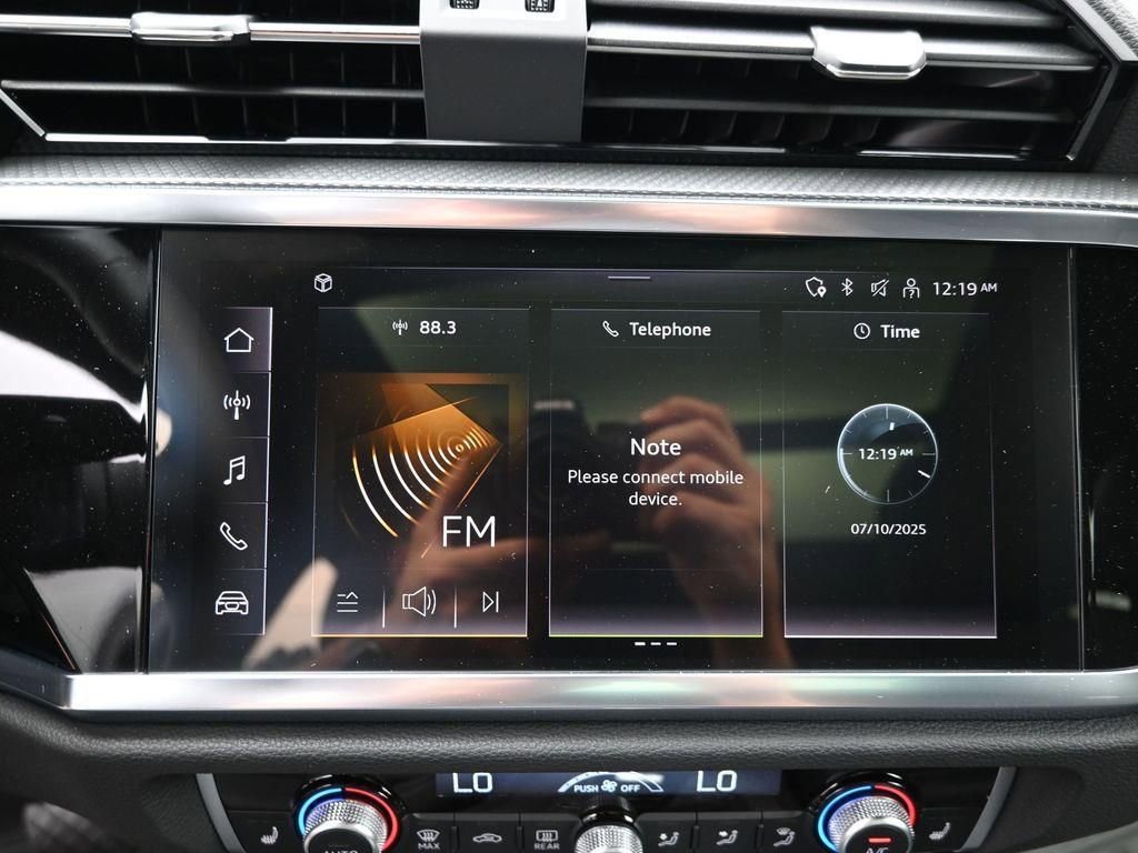 New 2025 Audi Q3 2.0T Premium image 17