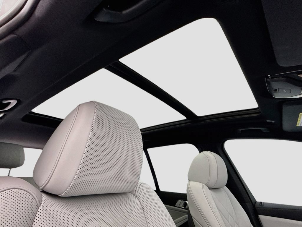 Certified 2024 BMW X5 sDrive40i w/ Premium Package RWD image 17