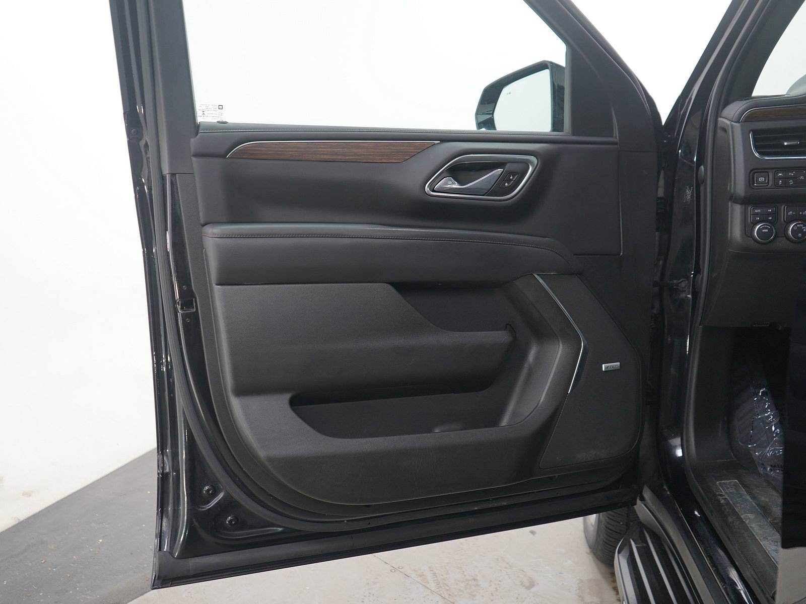 Used 2021 Chevrolet Suburban High Country AWD/4WD image 18