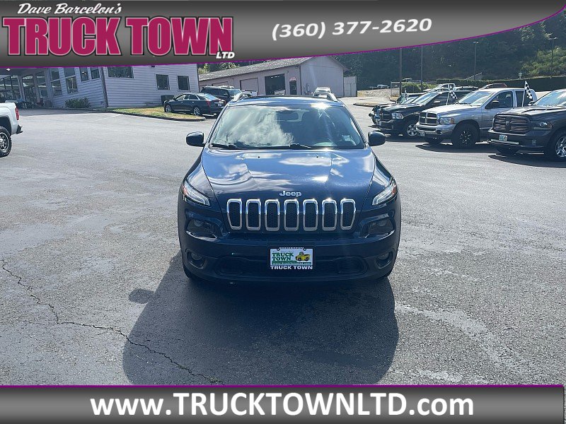 Used 2018 Jeep Cherokee Latitude Plus AWD/4WD image 8