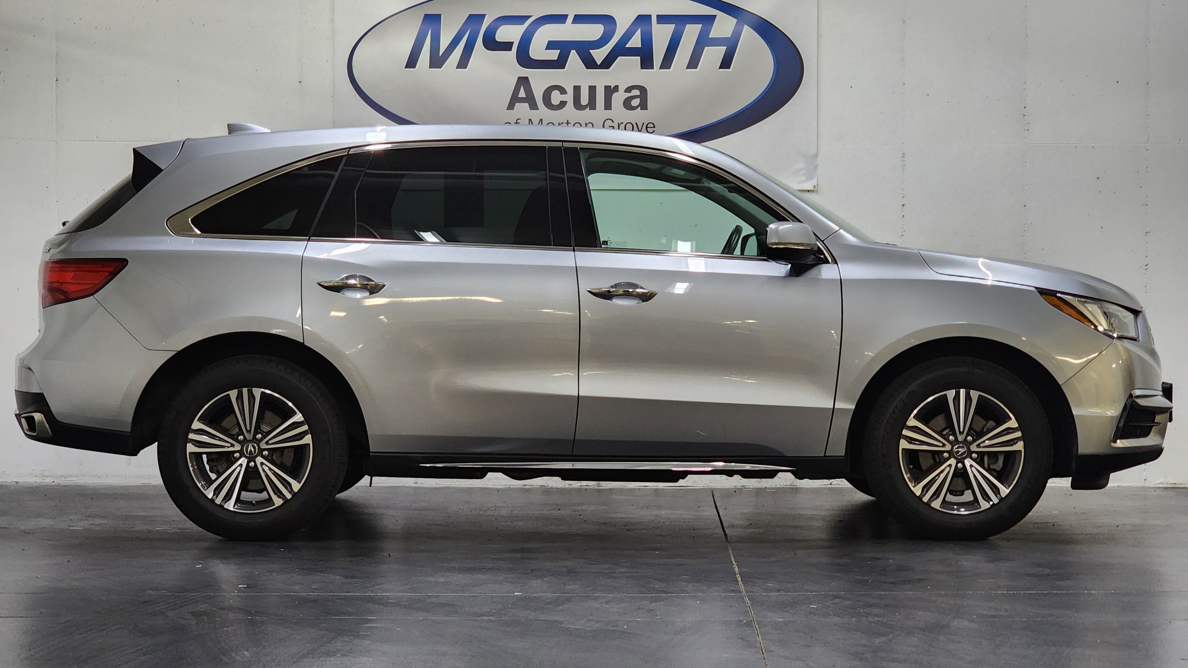 Used 2018 Acura MDX SH-AWD image 3