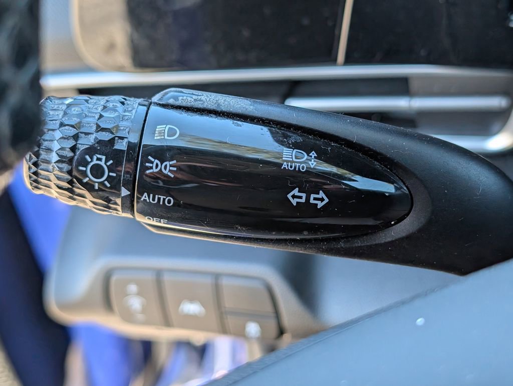 Used 2021 Hyundai Elantra SEL w/ Convenience + Premium Package image 22