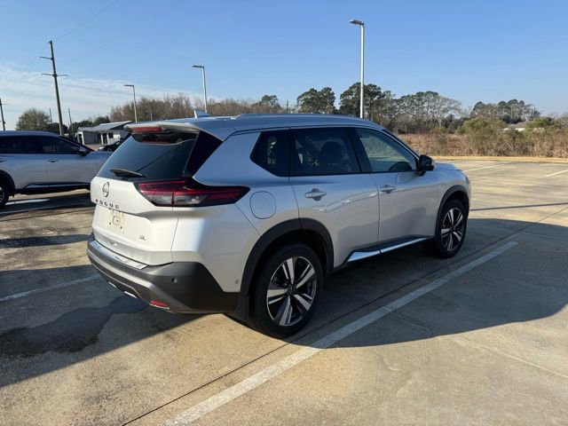 Used 2022 Nissan Rogue SL w/ SL Premium Package image 2