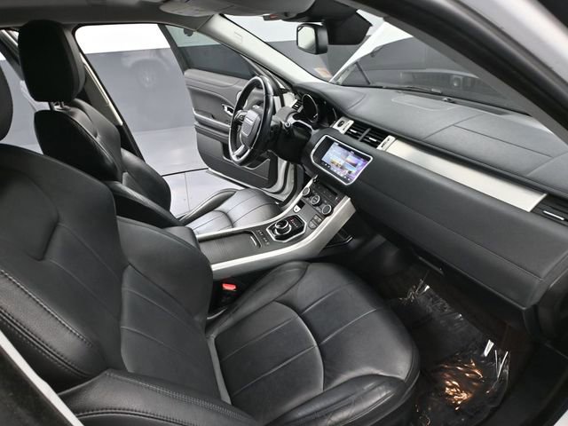 Used 2017 Land Rover Range Rover Evoque SE image 46