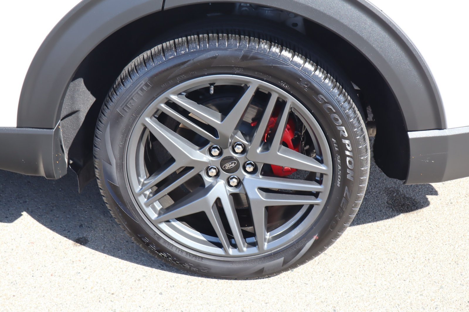 Used 2025 Ford Explorer ST RWD image 13