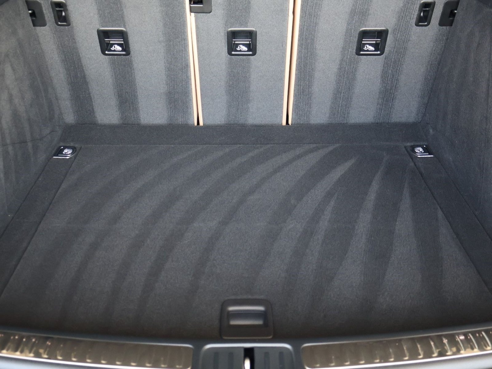 Certified 2026 Porsche Macan AWD/4WD image 22
