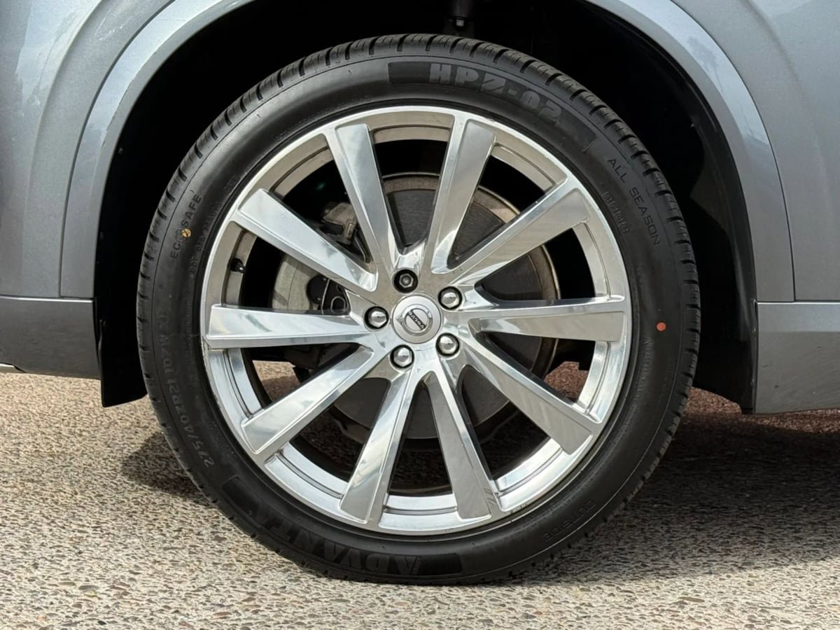 Used 2016 Volvo XC90 T6 Momentum w/ Momentum Plus Package AWD/4WD image 27