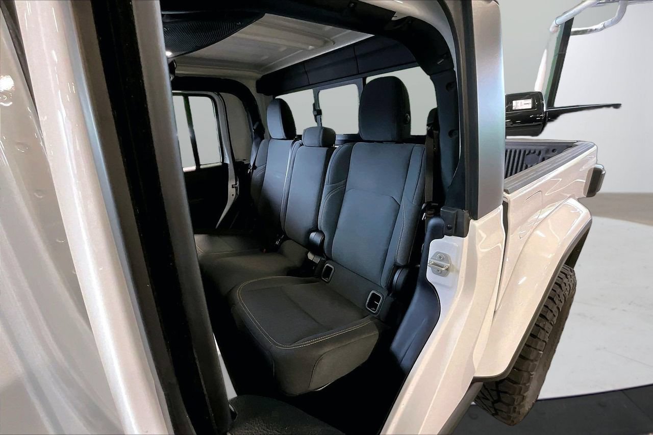 Certified 2024 Jeep Gladiator Sport AWD/4WD image 21