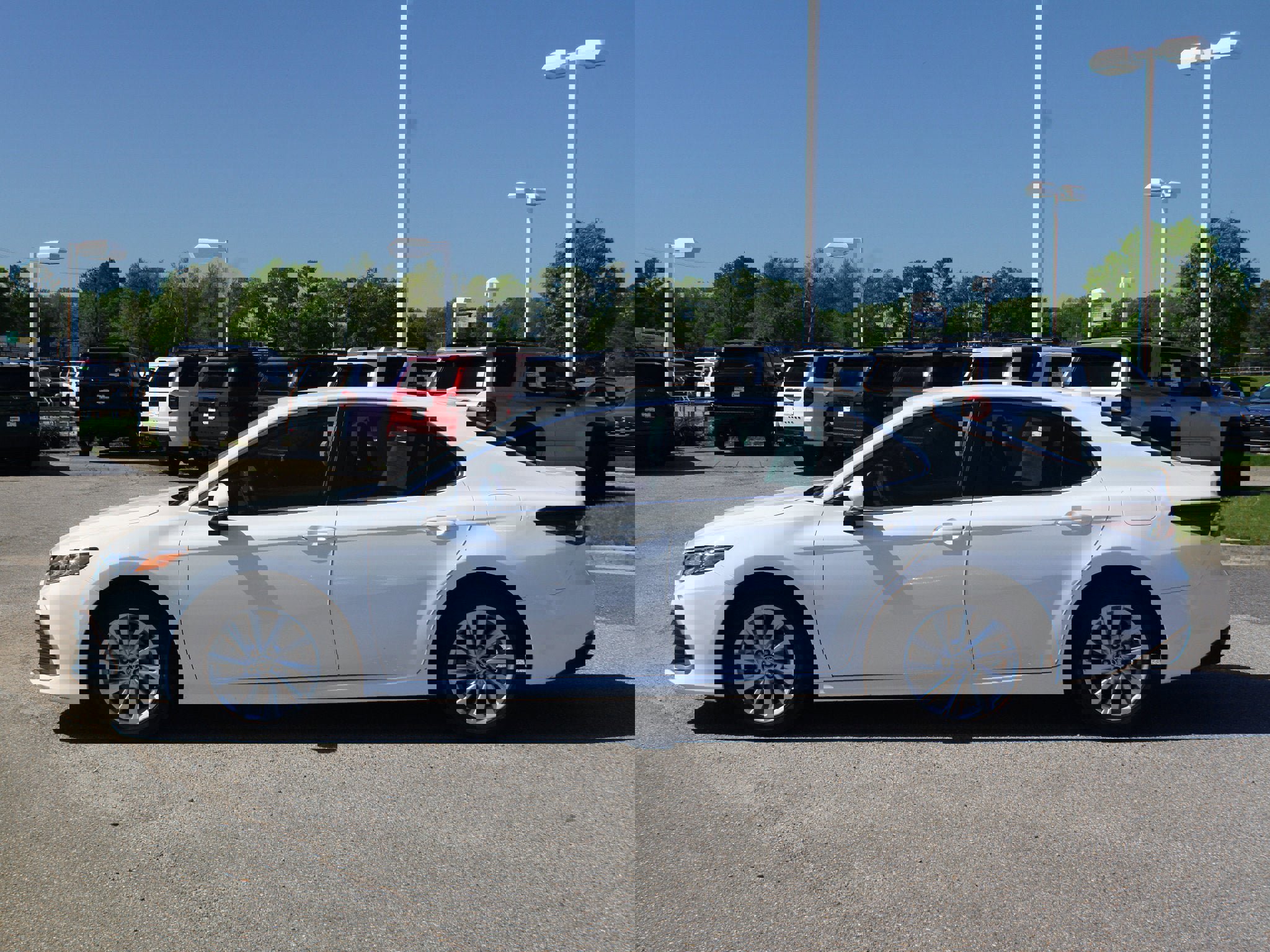 Used 2024 Toyota Camry LE FWD image 10