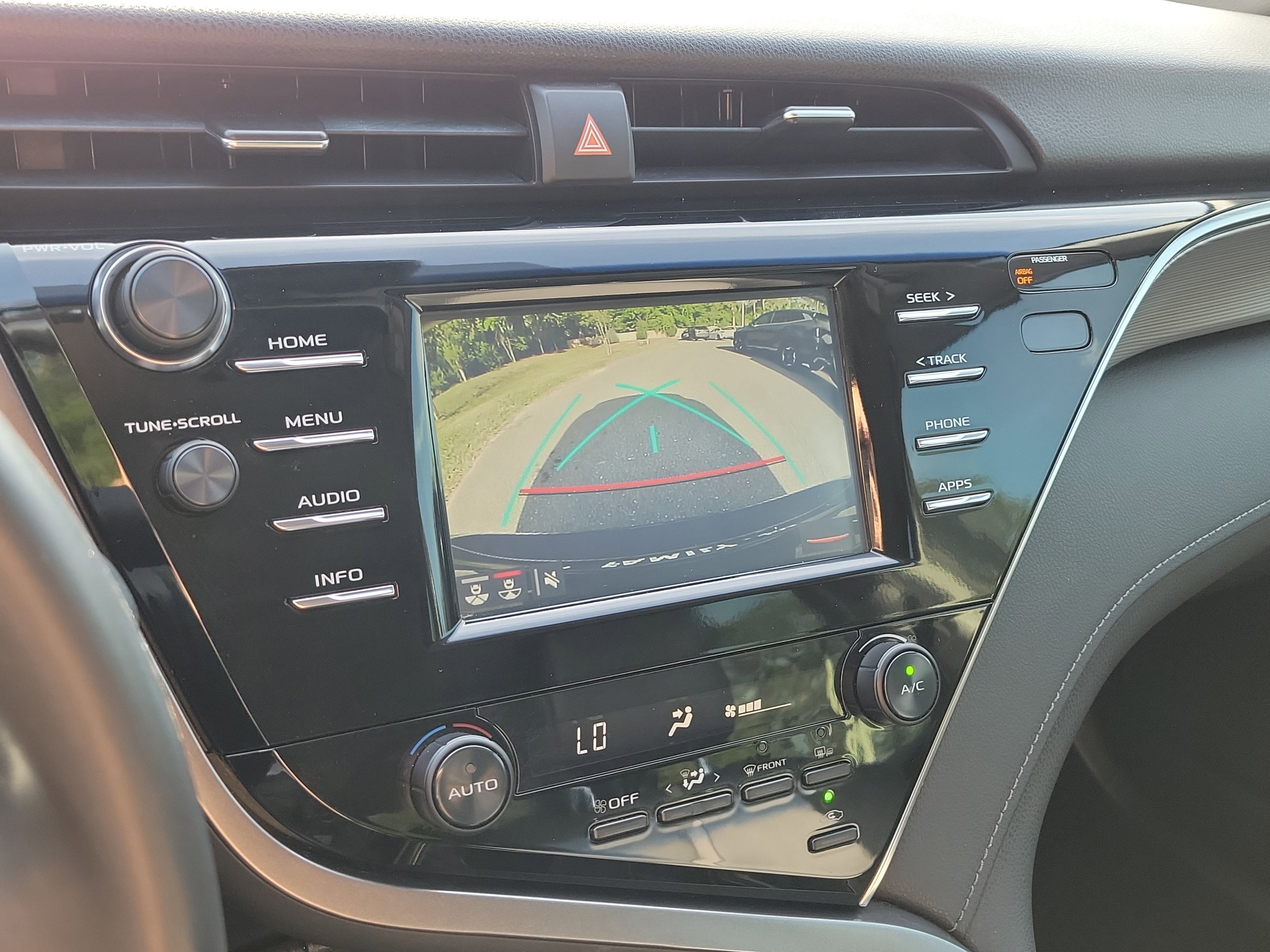 Used 2018 Toyota Camry SE w/ Convenience Package image 32