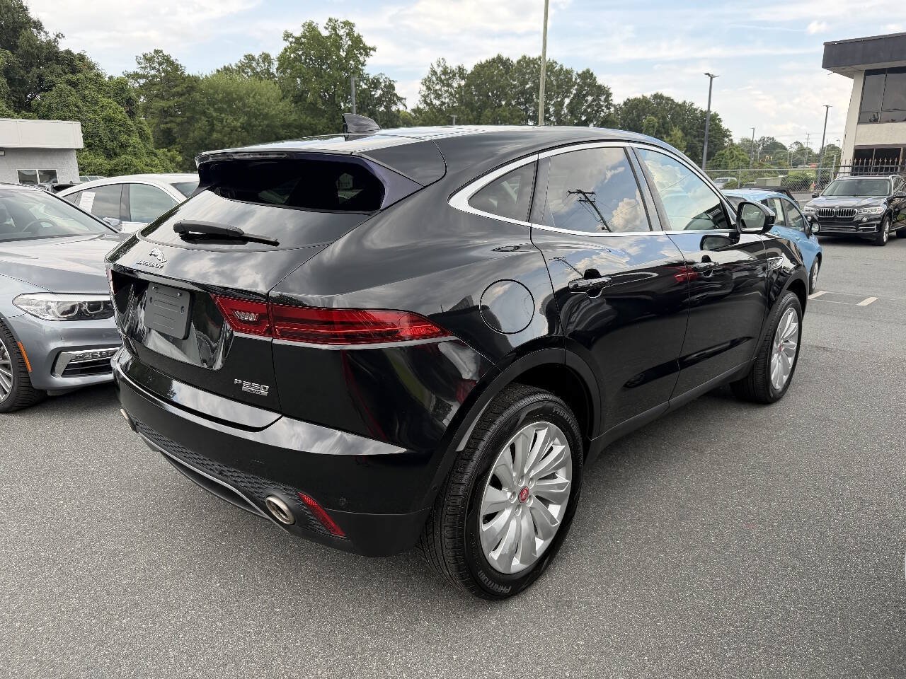 Used 2018 Jaguar E-PACE SE AWD/4WD image 4