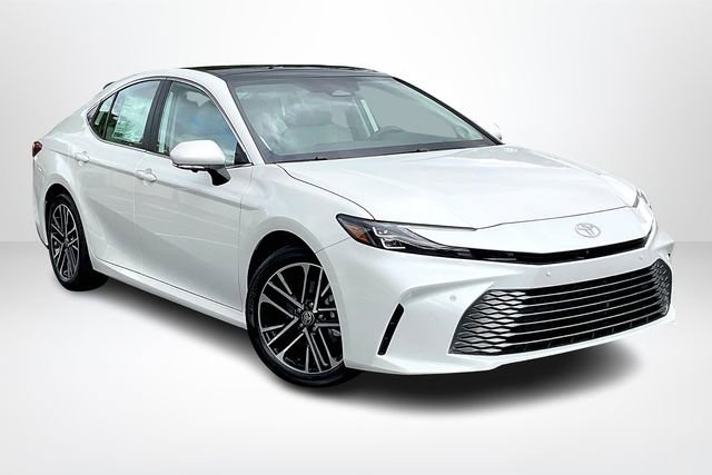 Used 2025 Toyota Camry XLE w/ Premium Plus Package FWD image 1