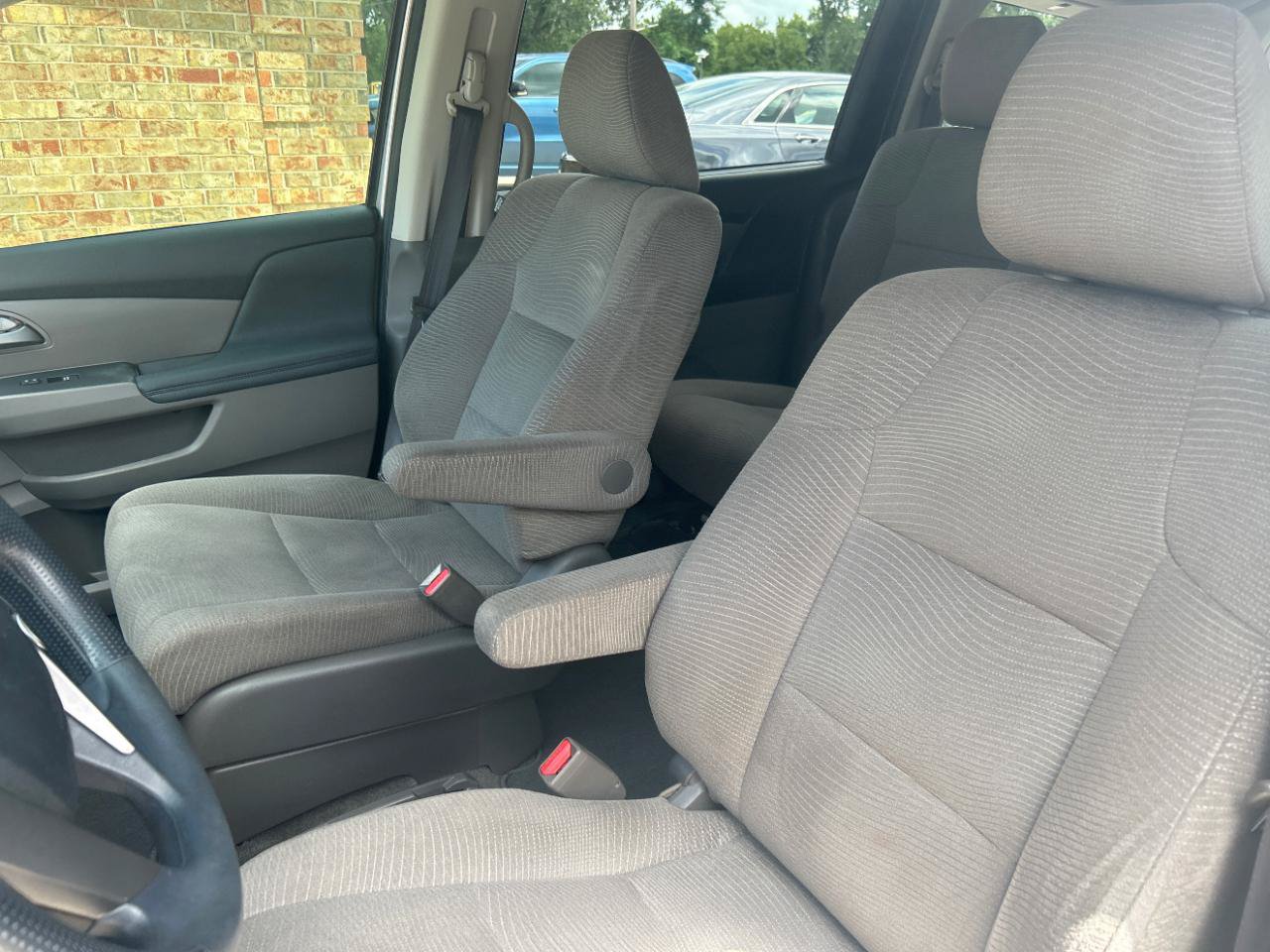 Used 2012 Honda Odyssey LX image 18