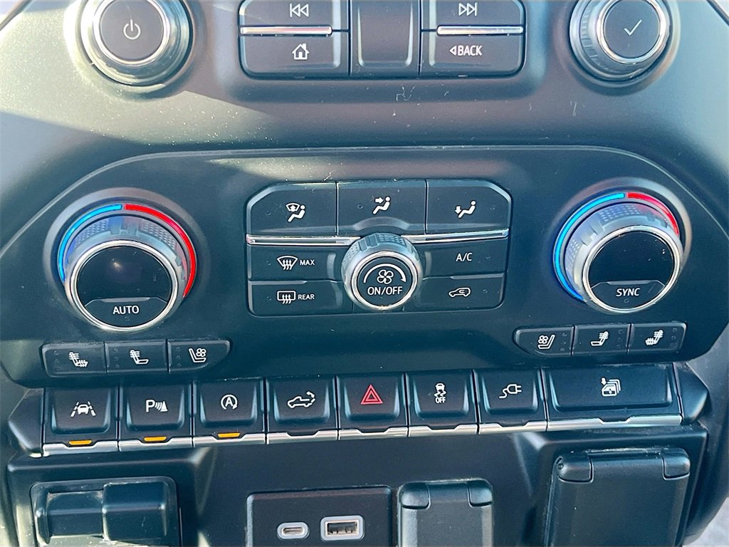 Used 2021 Chevrolet Silverado 1500 High Country w/ Technology Package image 16