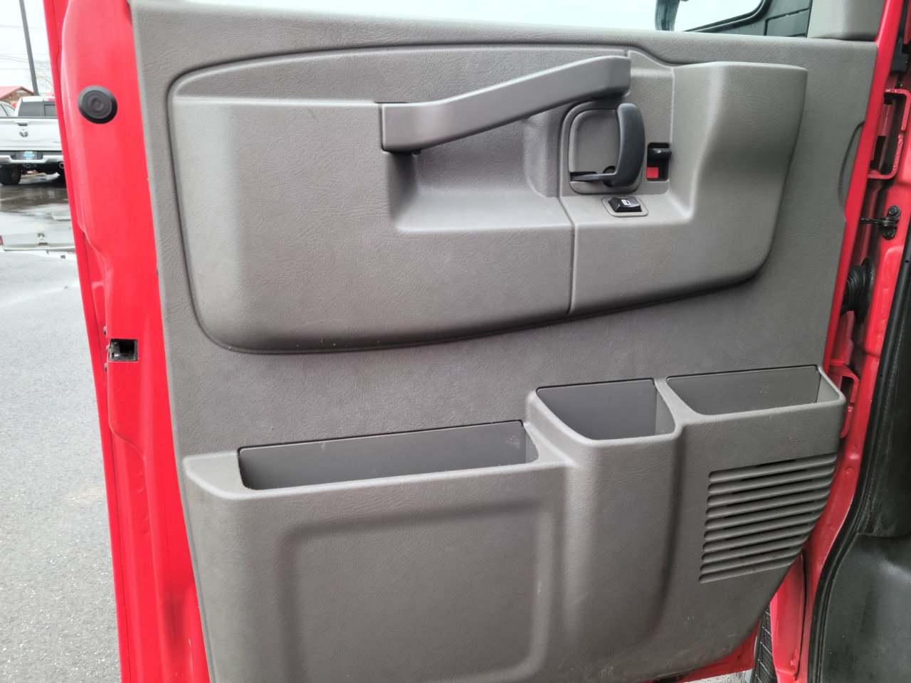 Used 2020 Chevrolet Express 2500 w/ Driver Convenience Package image 8