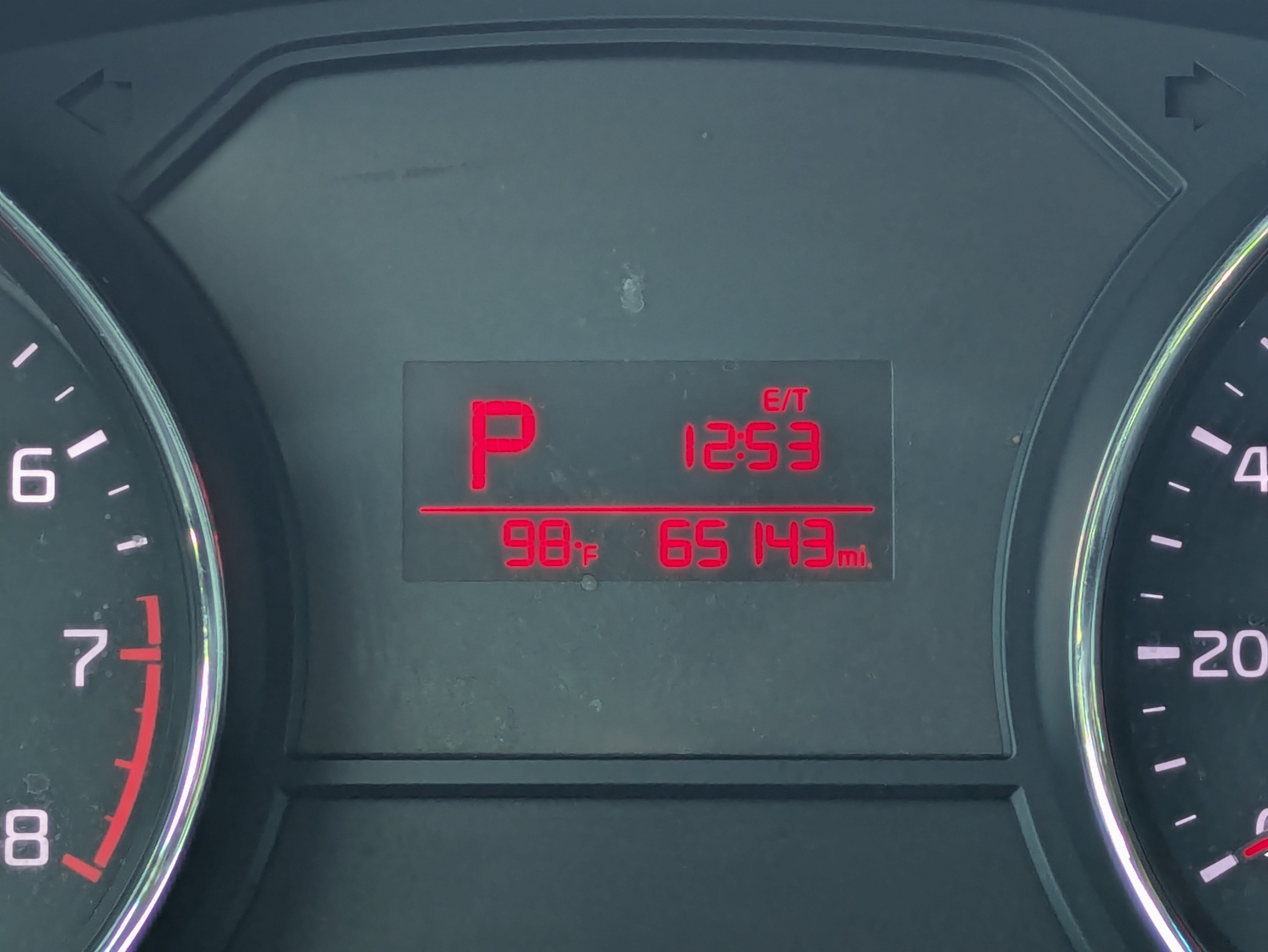 Used 2017 Kia Sedona L FWD image 31