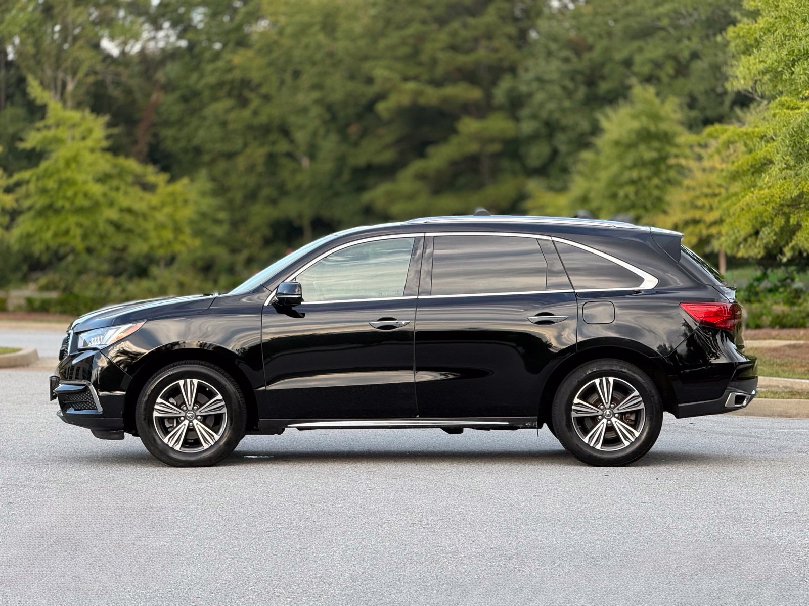 Used 2018 Acura MDX SH-AWD image 9