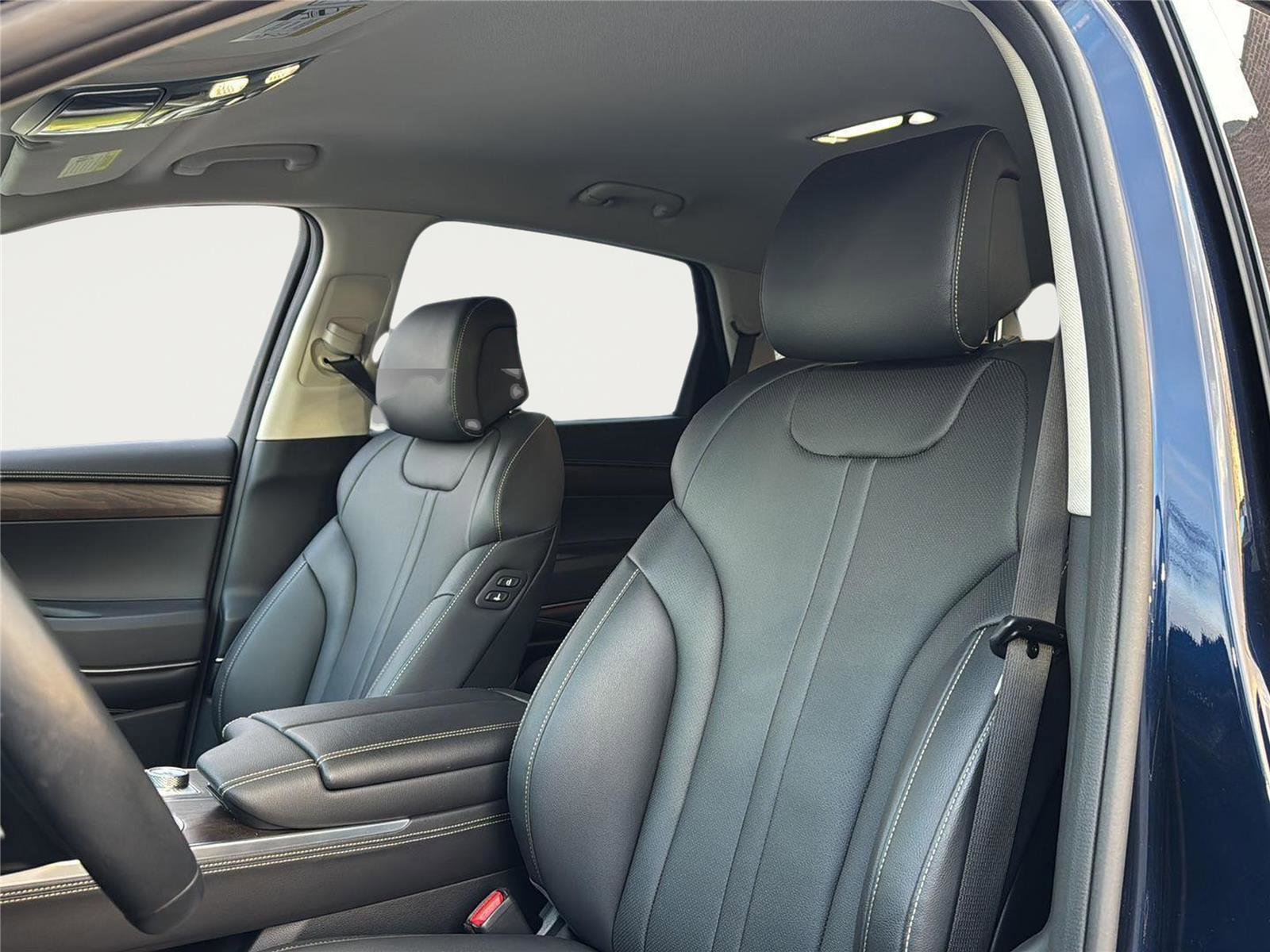 Used 2023 Genesis GV80 2.5T image 14