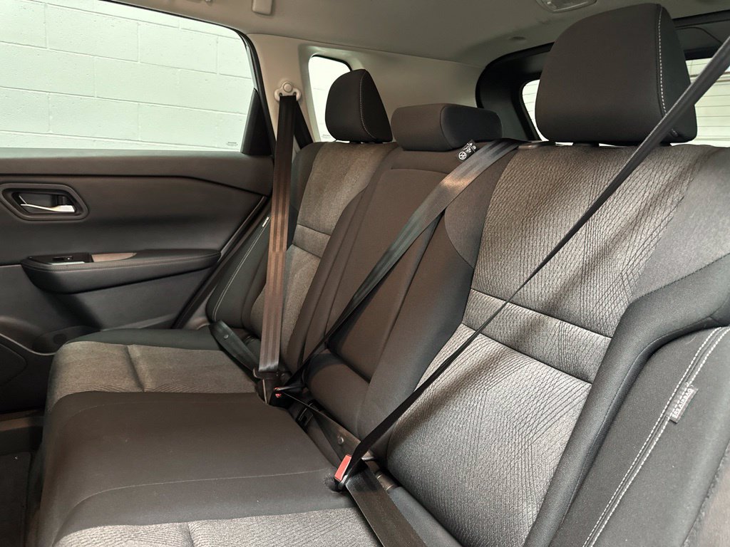 Used 2024 Nissan Rogue SV AWD/4WD image 19