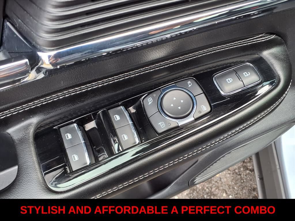 Used 2022 Lincoln Corsair AWD w/ Equipment Group 101A image 12