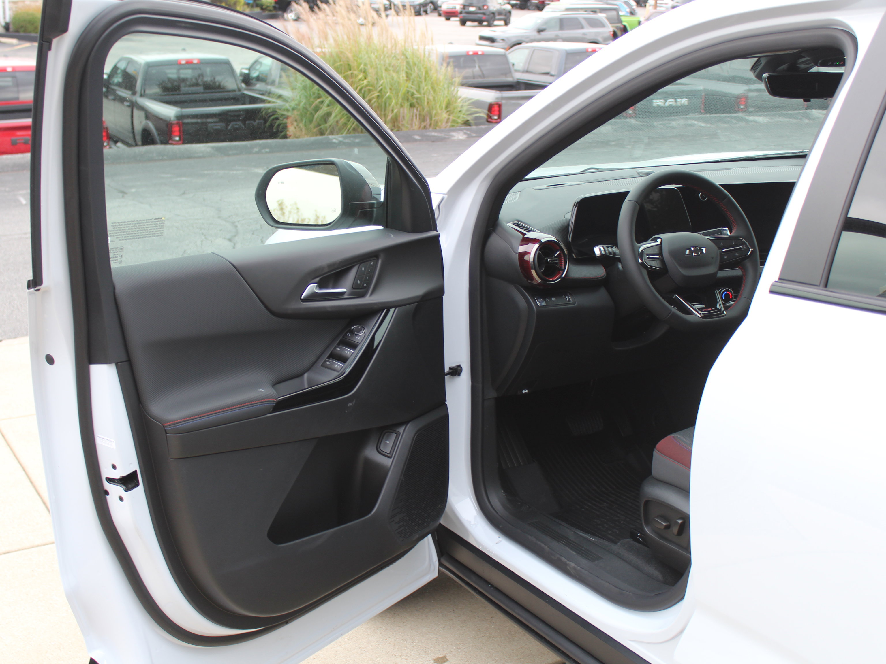 New 2026 Chevrolet Equinox RS w/ Convenience Package III image 8