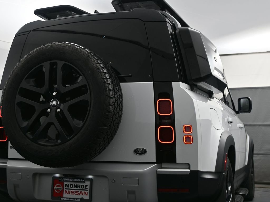 Used 2020 Land Rover Defender 110 HSE image 13