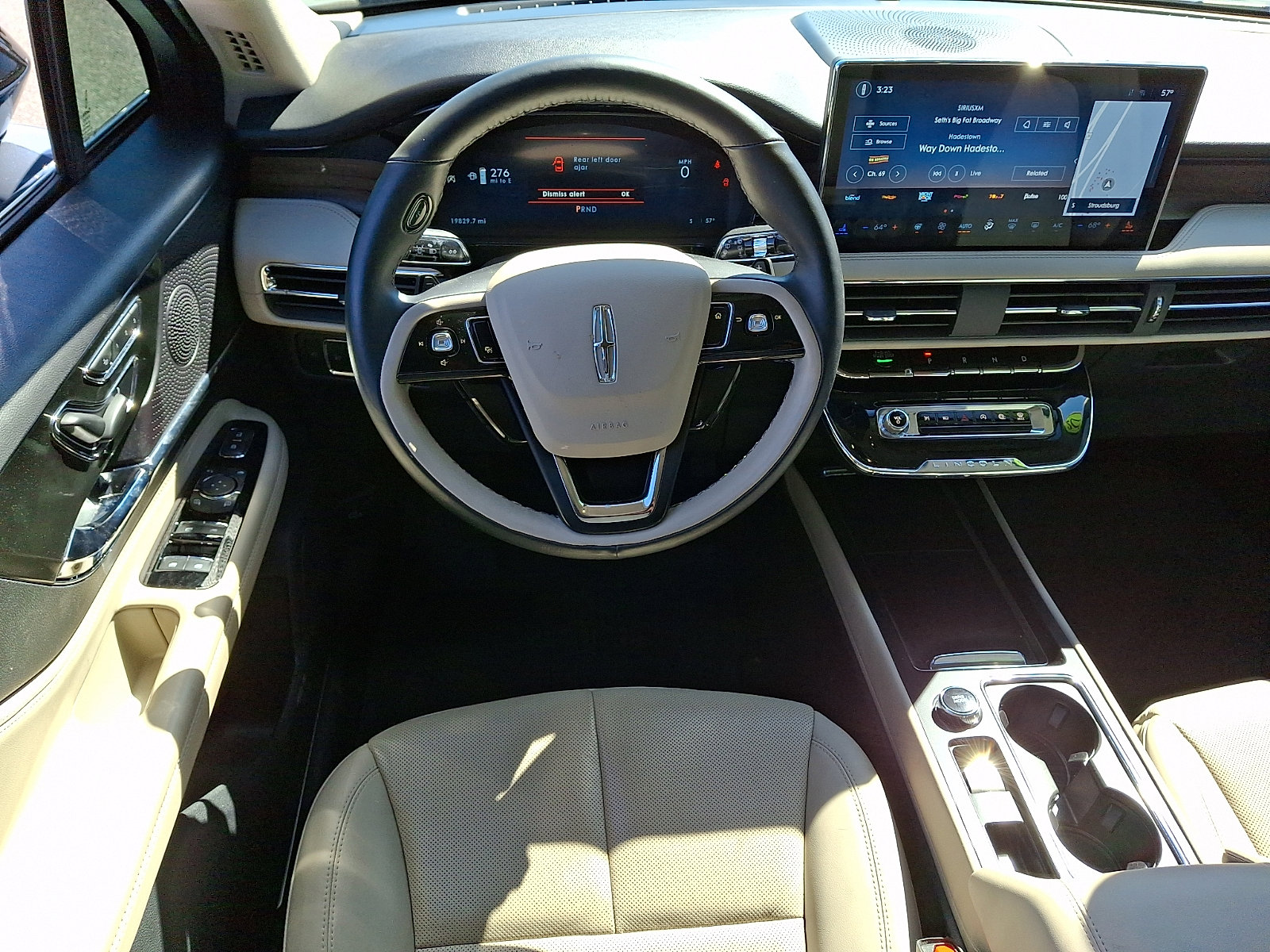Used 2025 Lincoln Corsair Reserve image 11