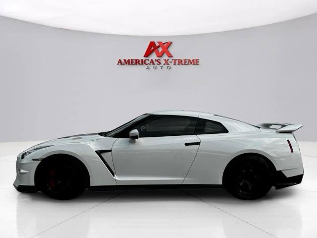 Used 2024 Nissan GT-R w/ Floor Mat Package AWD/4WD image 2