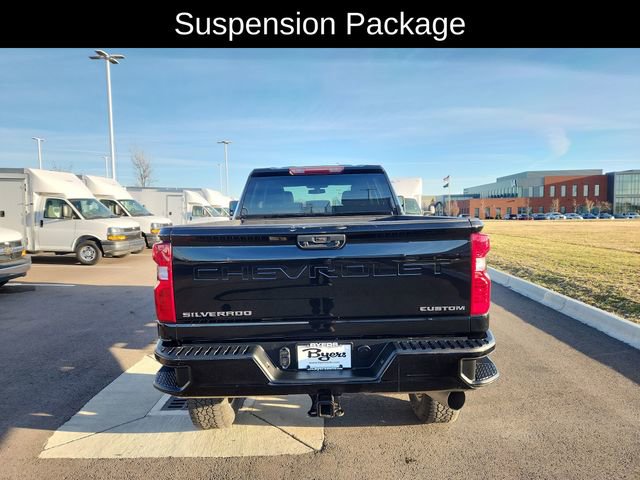 Used 2022 Chevrolet Silverado 2500 Custom w/ Custom Value Package image 9