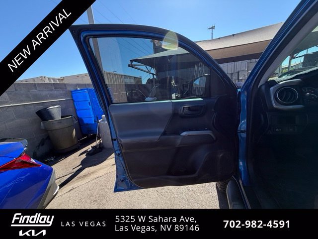 Used 2018 Toyota Tacoma SR5 RWD image 8