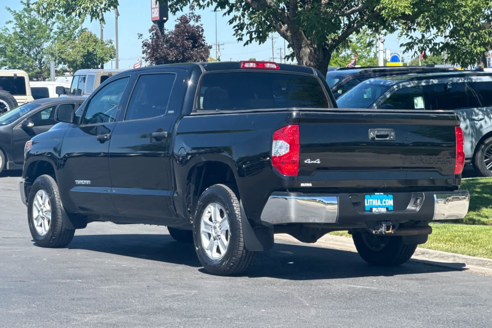 Used 2018 Toyota Tundra SR5 w/ SR5 Upgrade Package AWD/4WD image 6