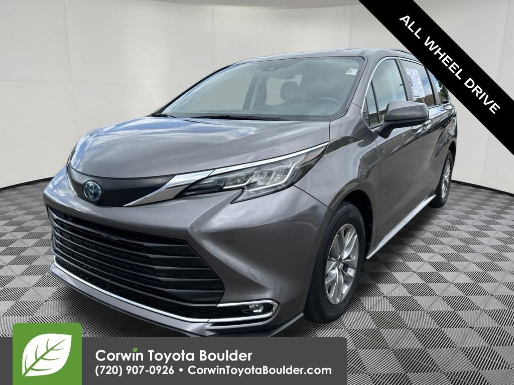 Used 2023 Toyota Sienna XLE w/ XLE Plus Package AWD/4WD image 3