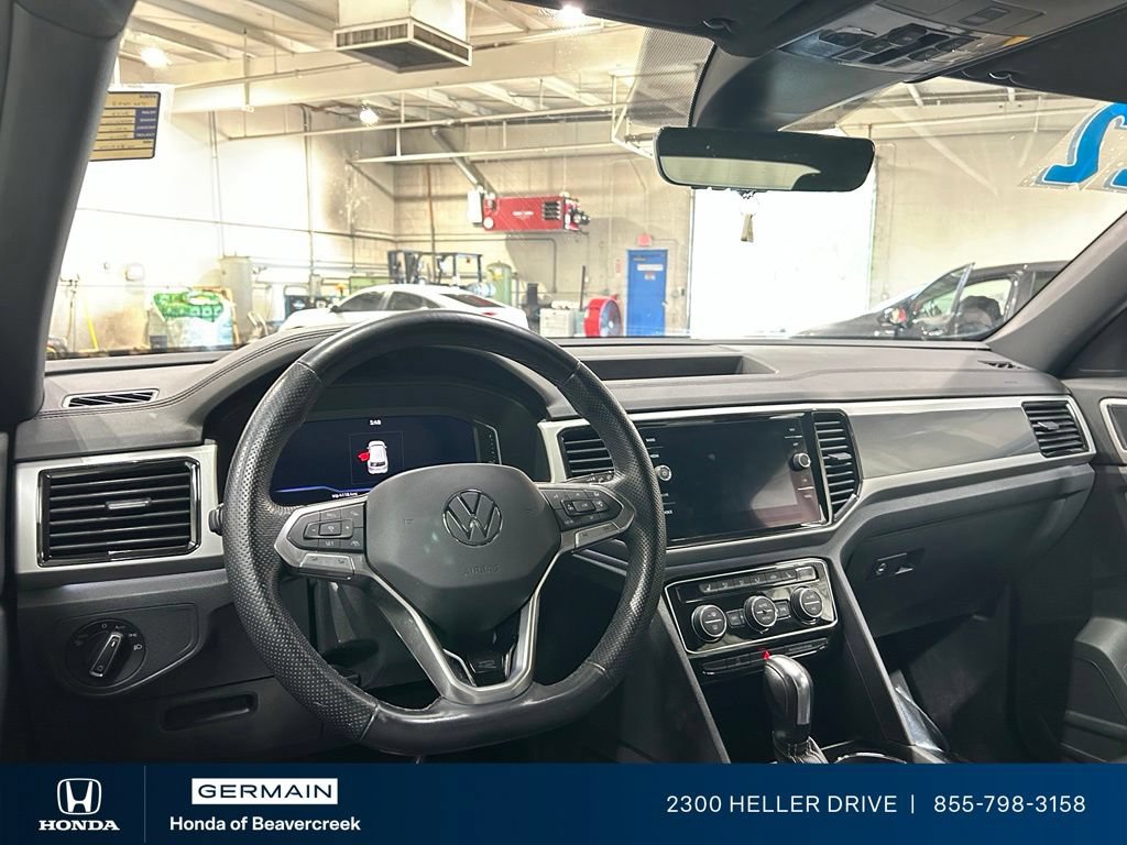 Used 2022 Volkswagen Atlas Cross Sport SEL R-Line AWD/4WD image 15