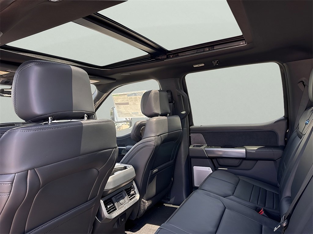 New 2025 Ford F350 Platinum w/ FX4 Off-Road Package image 17