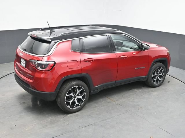 Used 2025 Jeep Compass Limited AWD/4WD image 31