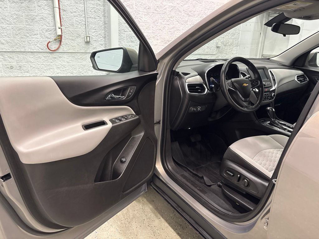 Used 2018 Chevrolet Equinox LT AWD/4WD image 13