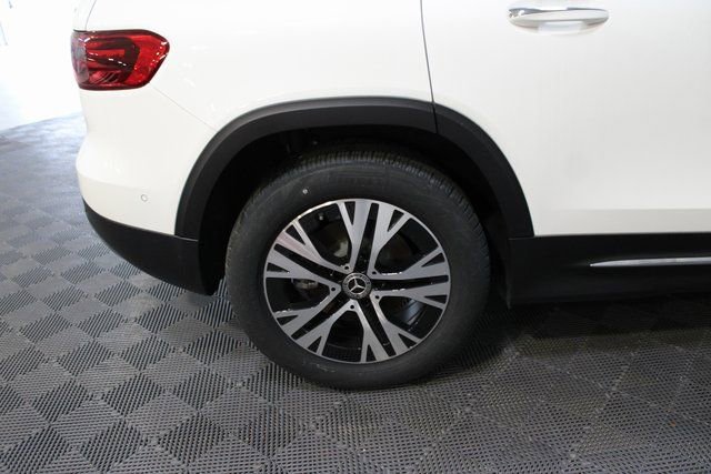 New 2025 Mercedes-Benz GLB 250 4MATIC image 11