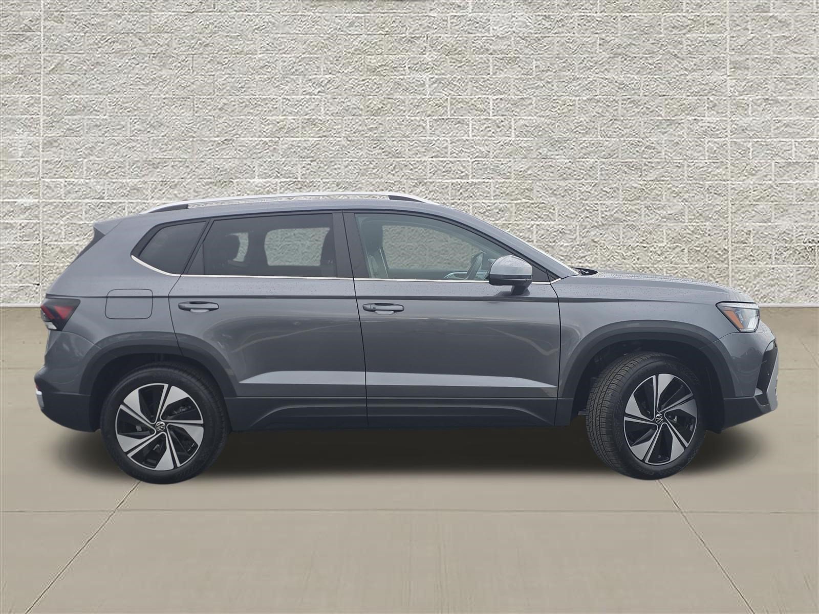 New 2026 Volkswagen Taos SE AWD/4WD image 8