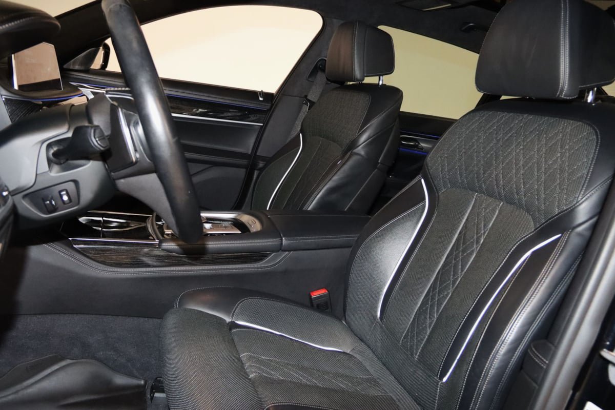 Used 2019 BMW 750i RWD image 39
