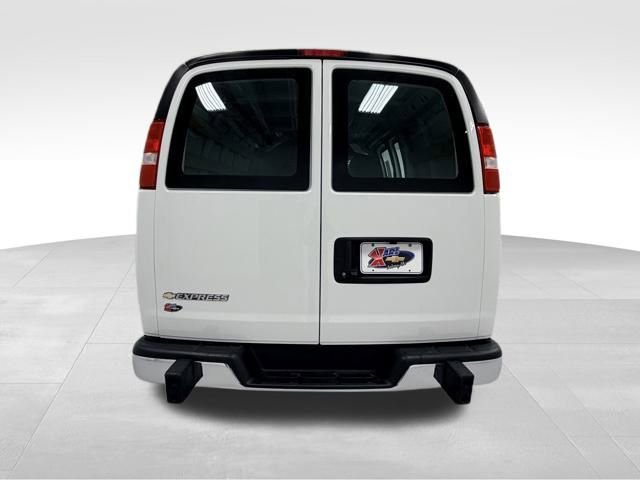 Certified 2024 Chevrolet Express 2500 w/ Driver Convenience Package image 4