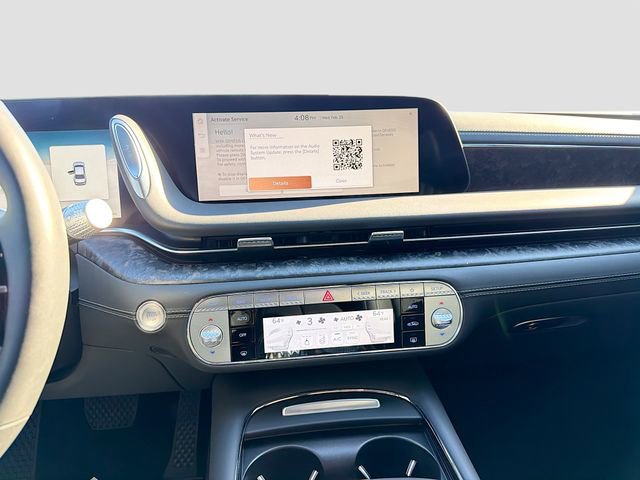 Used 2025 Genesis G90 3.5T image 19