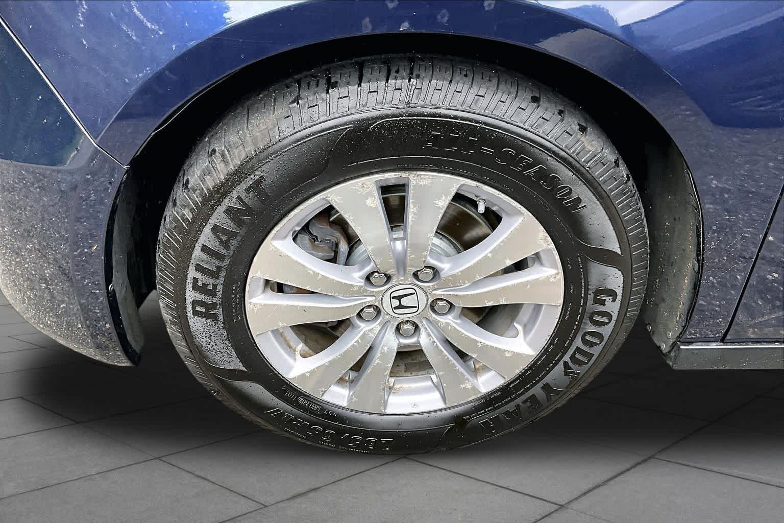 Used 2016 Honda Odyssey SE image 11