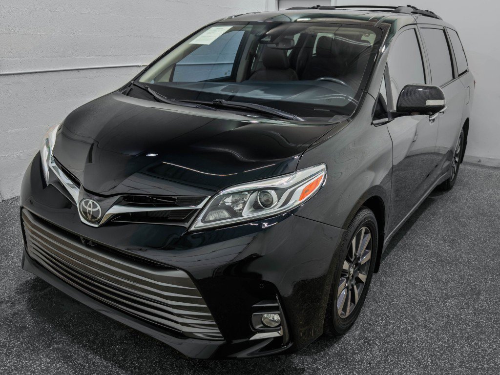 Used 2020 Toyota Sienna Limited Premium w/ Carpet Mat Package AWD/4WD image 4